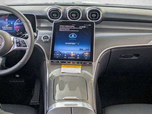 Used 2026 Mercedes-Benz GLC 300 image 11