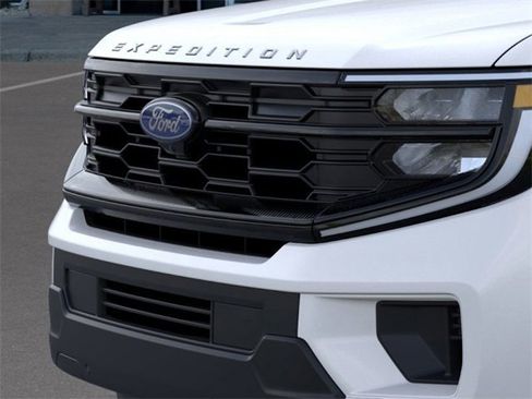 New 2026 Ford Expedition Active image 17