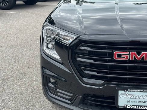 Used 2022 GMC Terrain SLT w/ Elevation Edition FWD image 9