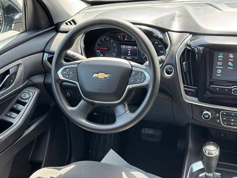 Used 2018 Chevrolet Traverse LS FWD image 17