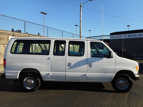 Used 1999 Ford E-350 and Econoline 350 XL image 2