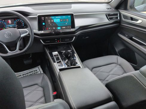 Used 2025 Volkswagen Atlas Cross Sport SE image 22