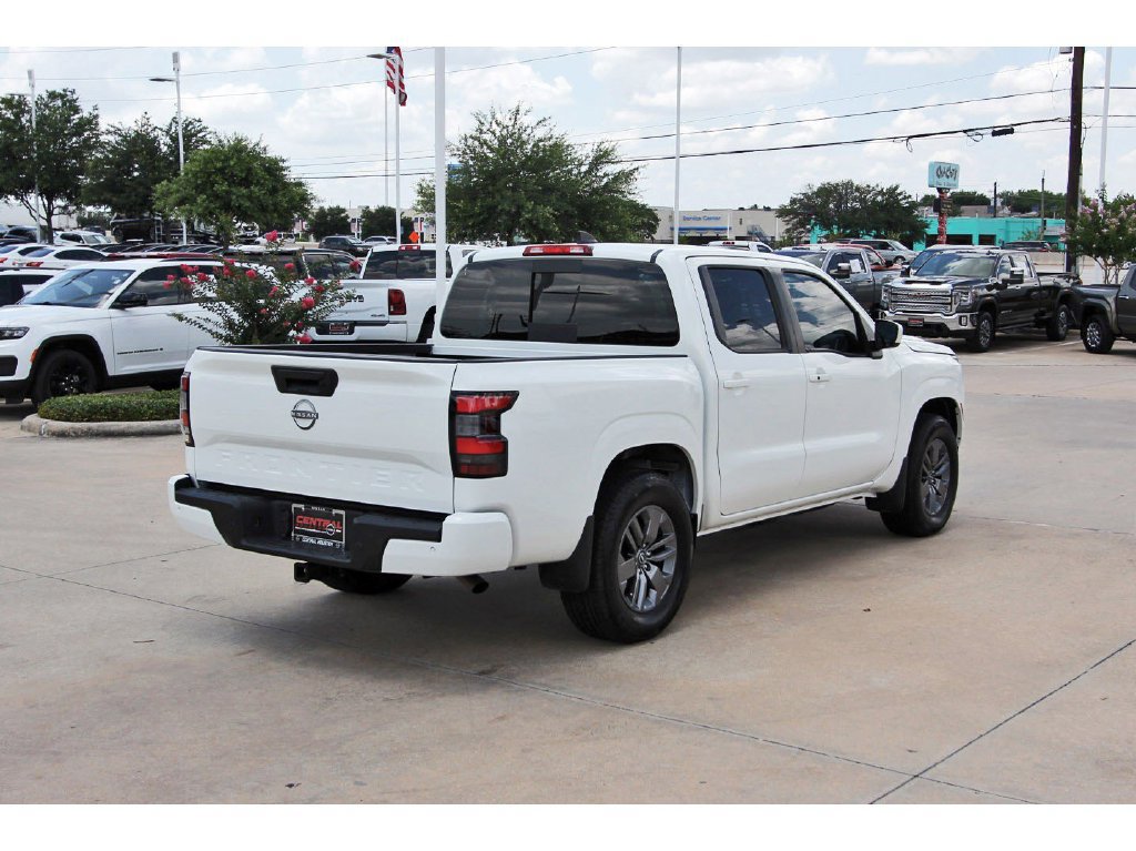 Certified 2025 Nissan Frontier SV w/ SV Convenience Package RWD image 4