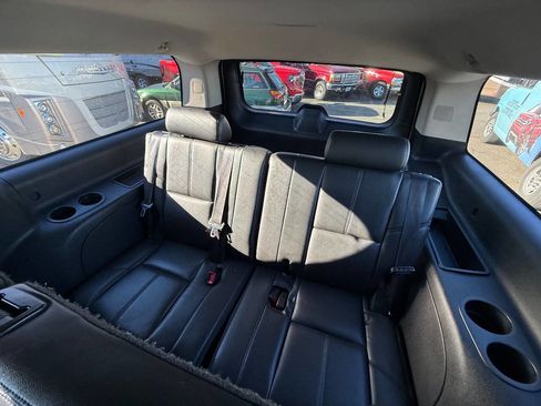 Used 2014 Chevrolet Suburban LT image 22