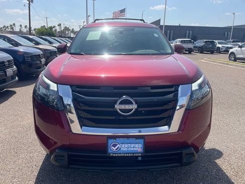 Certified 2025 Nissan Pathfinder SV w/ SV Premium Package FWD image 2