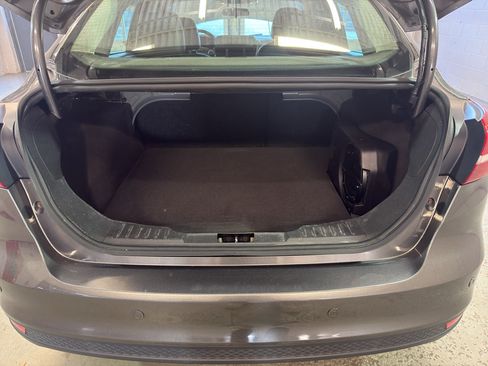 Used 2016 Ford Focus Titanium FWD image 31