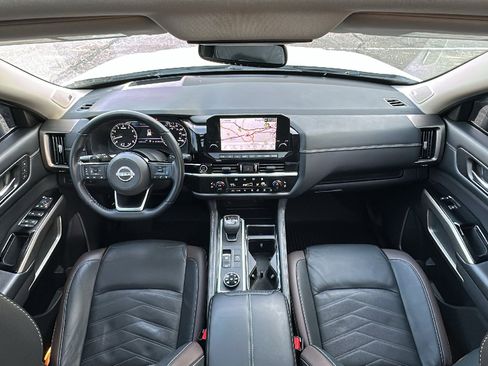 Certified 2022 Nissan Pathfinder Platinum w/ Cargo Package image 29