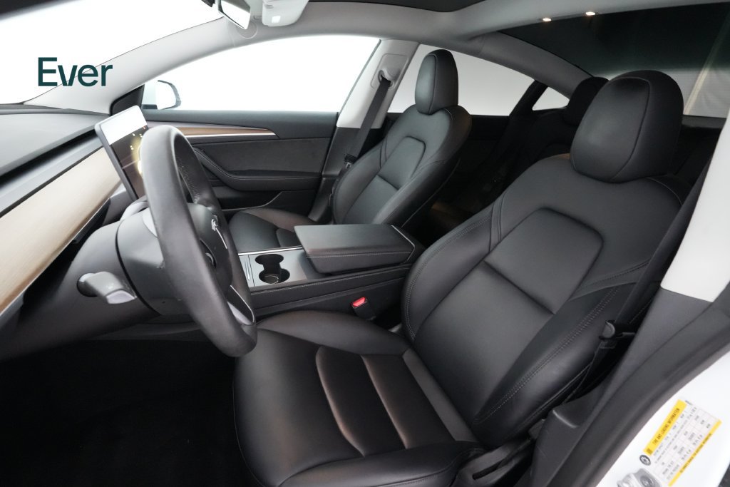 Used 2023 Tesla Model 3 Standard Range RWD image 4
