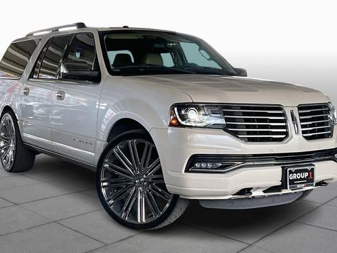 Used 2016 Lincoln Navigator L Reserve image 3