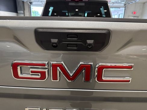 Used 2024 GMC Sierra 3500 AT4 w/ Technology Package AWD/4WD image 9