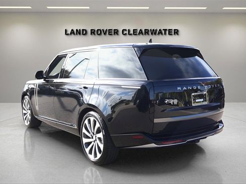 New 2025 Land Rover Range Rover Long Wheelbase SE image 3