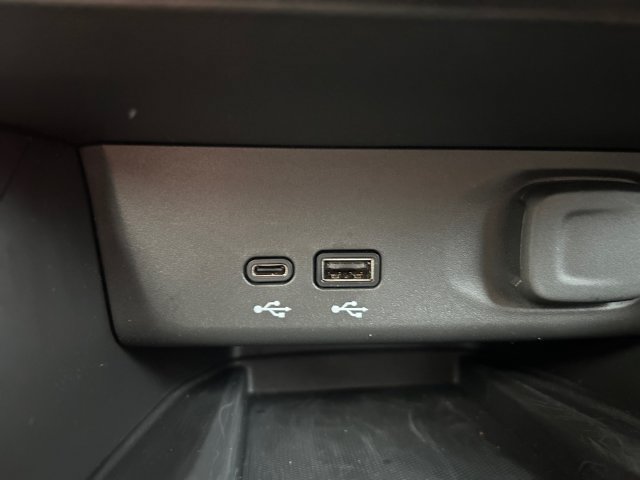 Used 2025 Buick Envista Sport Touring w/ Convenience I Package FWD image 31