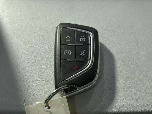 Used 2024 Cadillac Lyriq Luxury AWD/4WD image 34