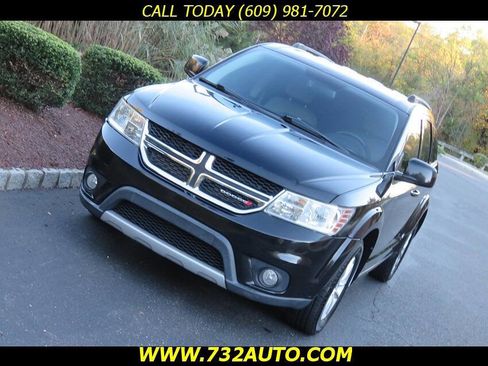 Used 2015 Dodge Journey SXT w/ Flexible Seating Group image 24