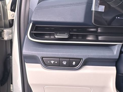 New 2026 Kia Carnival EX FWD image 34