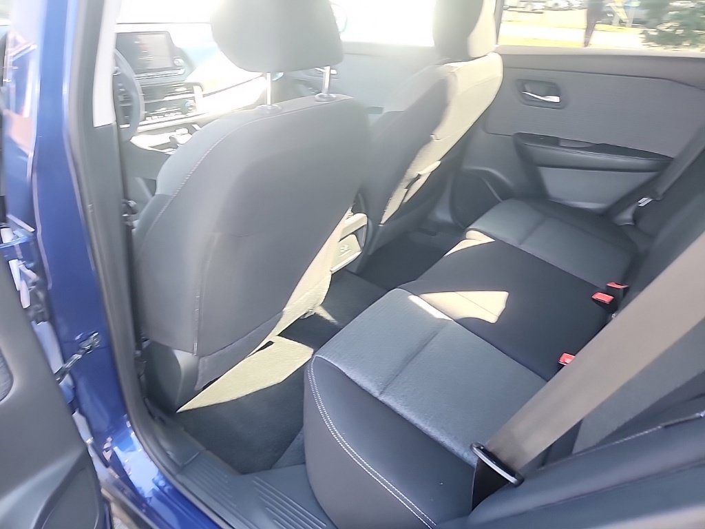 Used 2023 Nissan Rogue SV AWD/4WD image 24