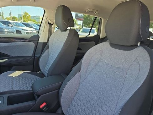 New 2025 Volkswagen Tiguan S image 14