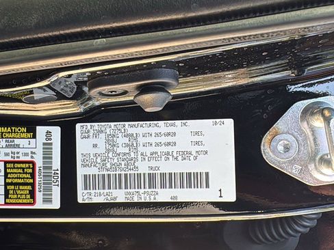 Used 2025 Toyota Tundra Platinum AWD/4WD image 26