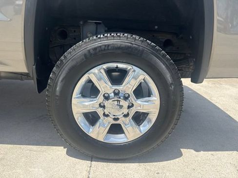 Used 2017 GMC Sierra 2500 SLT w/ Driver Alert Package AWD/4WD image 14