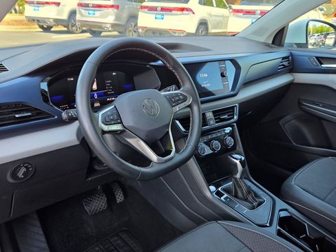 Used 2023 Volkswagen Taos SE w/ Panoramic Sunroof Package FWD image 26