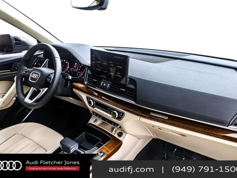 Used 2023 Audi Q5 2.0T Premium w/ Convenience Package image 17
