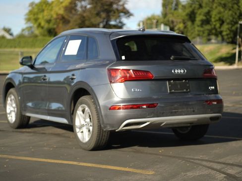 Used 2018 Audi Q5 2.0T Premium w/ Convenience Package AWD/4WD image 3