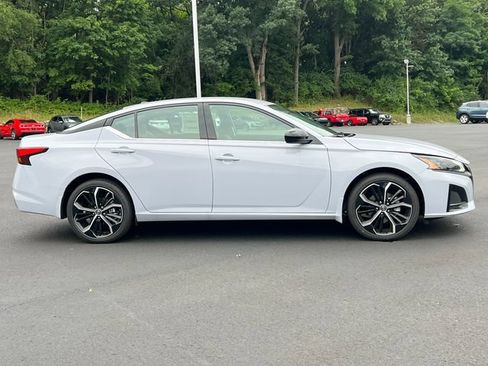 New 2026 Nissan Altima 2.5 SR AWD/4WD image 40