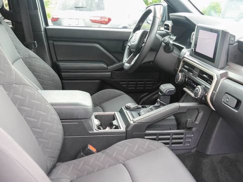 Used 2024 Toyota Tacoma SR5 AWD/4WD image 11
