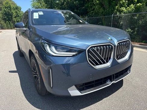 Certified 2025 BMW X3 xDrive30i w/ Premium Package AWD/4WD image 3