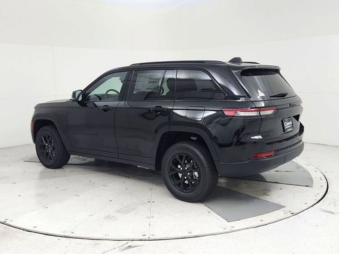 New 2025 Jeep Grand Cherokee Altitude image 6