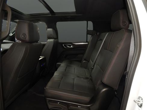 Used 2024 Chevrolet Suburban RST w/ Luxury Package image 31