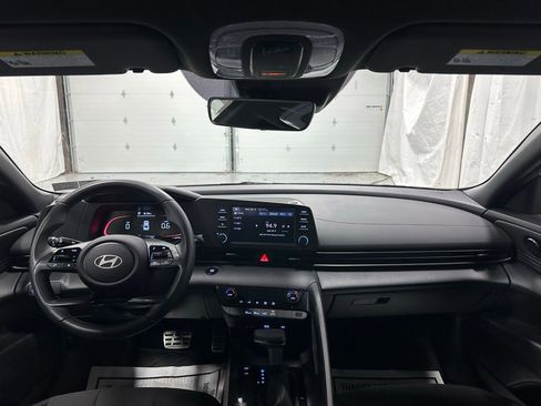 Used 2025 Hyundai Elantra Sport image 36