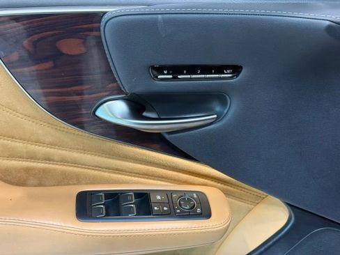 Used 2021 Lexus LS 500 w/ Interior Upgrade Package RWD image 13