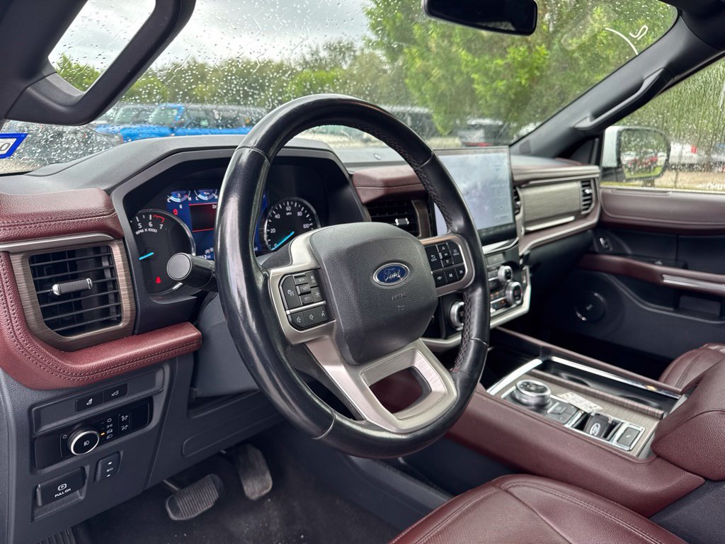 Used 2024 Ford Expedition Limited RWD image 9