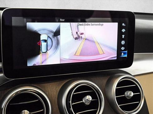 Used 2021 Mercedes-Benz GLC 300 4MATIC image 15