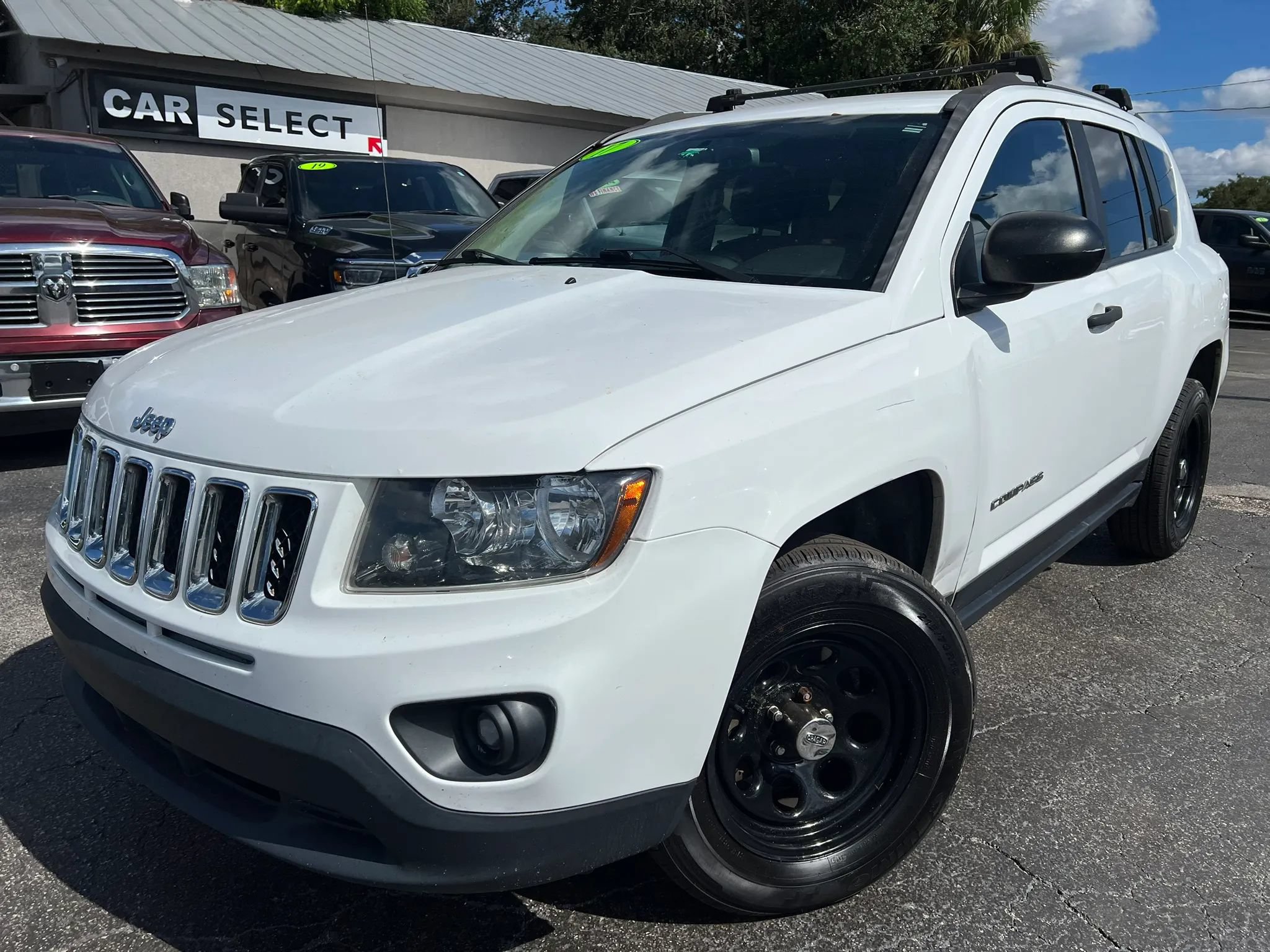 Used 2017 Jeep Compass Sport FWD image 1