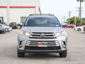 Used 2017 Toyota Highlander Plus FWD video 2