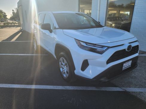 Used 2023 Toyota RAV4 LE FWD image 5