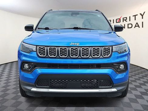 Used 2025 Jeep Compass Limited AWD/4WD image 2