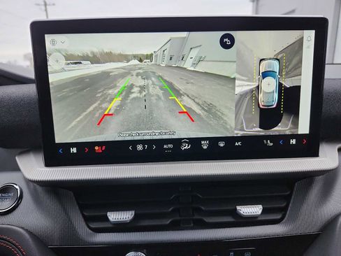 Used 2025 Ford Explorer ST-Line w/ ST-Line Street Pack image 14