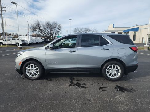 Used 2024 Chevrolet Equinox LT w/ LPO, Floor Liner Package image 6