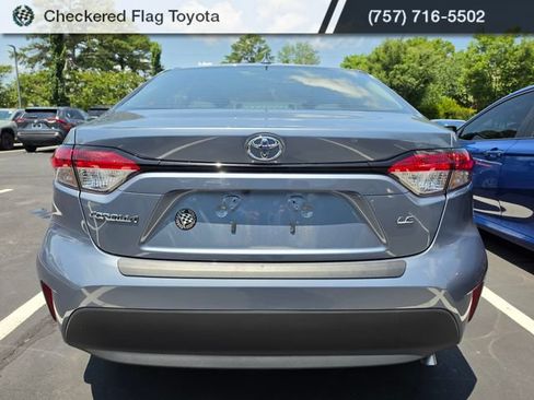Certified 2025 Toyota Corolla LE FWD image 5