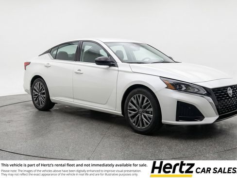 Used 2025 Nissan Altima 2.5 SV FWD image 1