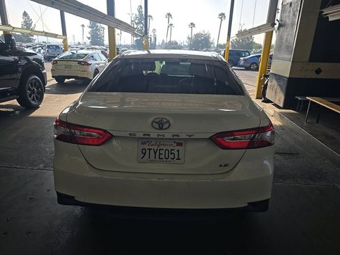 Used 2018 Toyota Camry LE FWD image 5