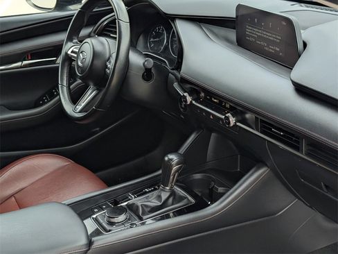 Used 2022 MAZDA MAZDA3 s image 39