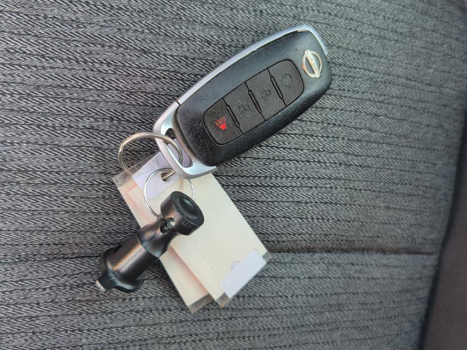 Used 2023 Nissan Rogue SV FWD image 30