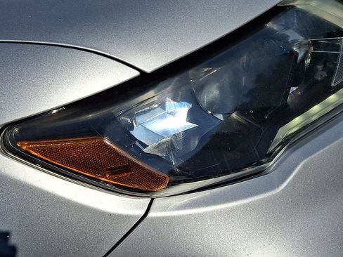 Used 2017 Nissan Rogue SV AWD/4WD image 9