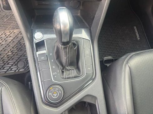 Used 2021 Volkswagen Tiguan SE R-Line image 14