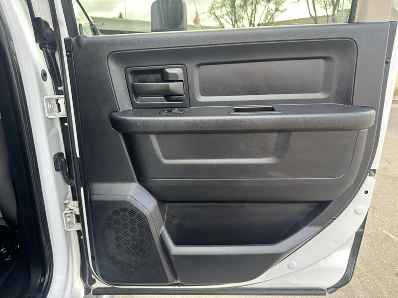 Used 2016 RAM 2500 Tradesman w/ Chrome Appearance Group AWD/4WD image 38