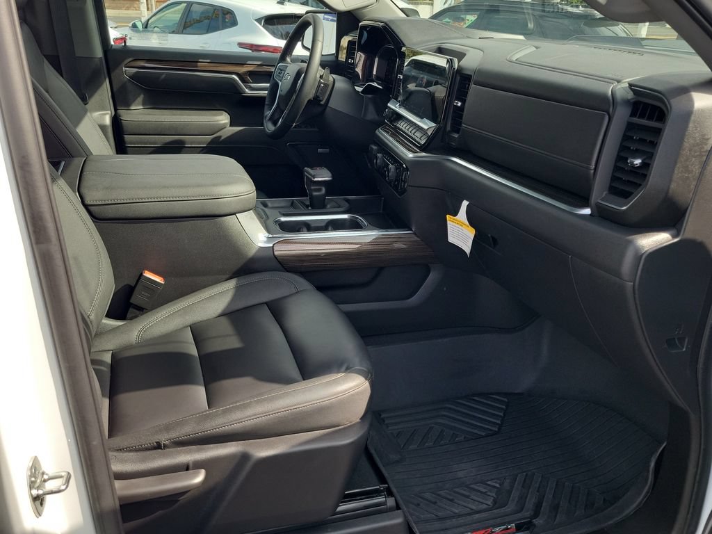 Used 2026 Chevrolet Silverado 1500 LT Trail Boss w/ Safety Package AWD/4WD image 19